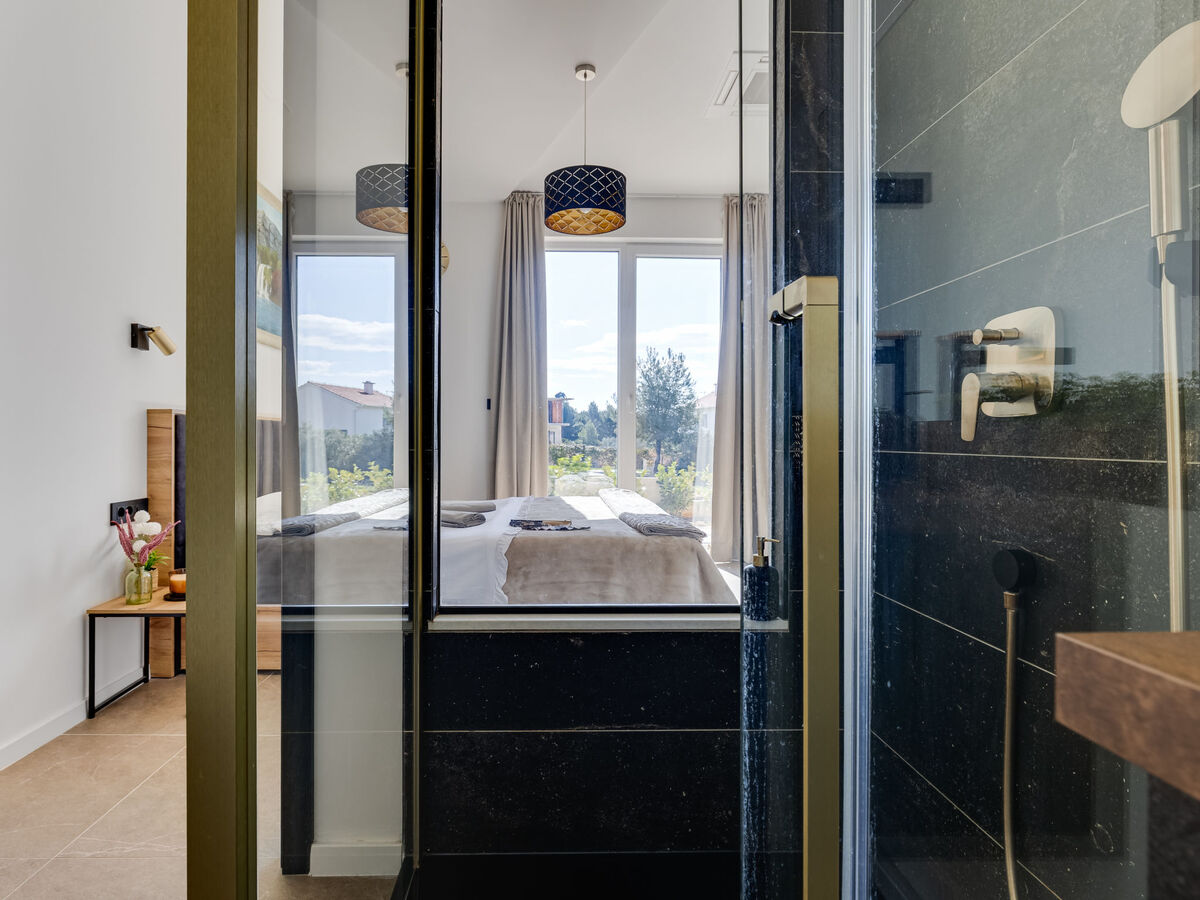 Villa Nikoleta avec piscine privée à Tribunj - Photo 35