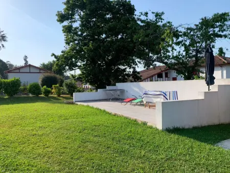 Maison familiale à Saint-Pée-sur-Nivelle avec jardin - Photo 7