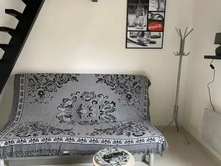 Location appartement à Chenou, Charmant studio avec terrasse à Chenou, 20 m²