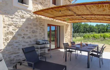 Maison provençale en pierre avec terrasse et 3 hectares : photo 2