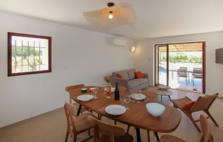 Maison provençale en pierre avec terrasse et 3 hectares : photo 9
