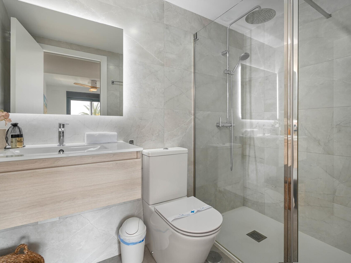 Penthouse moderne Jávea, piscine lagon et terrasse toit - Photo 8