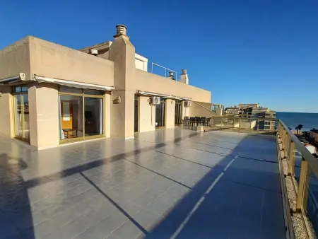Location appartement à Peniscola, Appartement confortable à 200m de la plage avec piscine