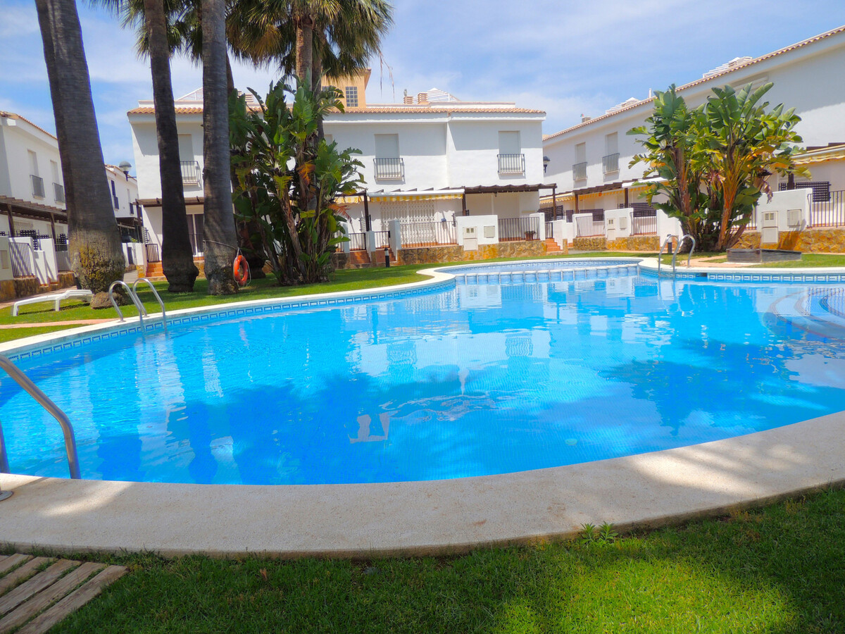 Maison mitoyenne 6 pers. avec terrasse et piscine - Photo 1