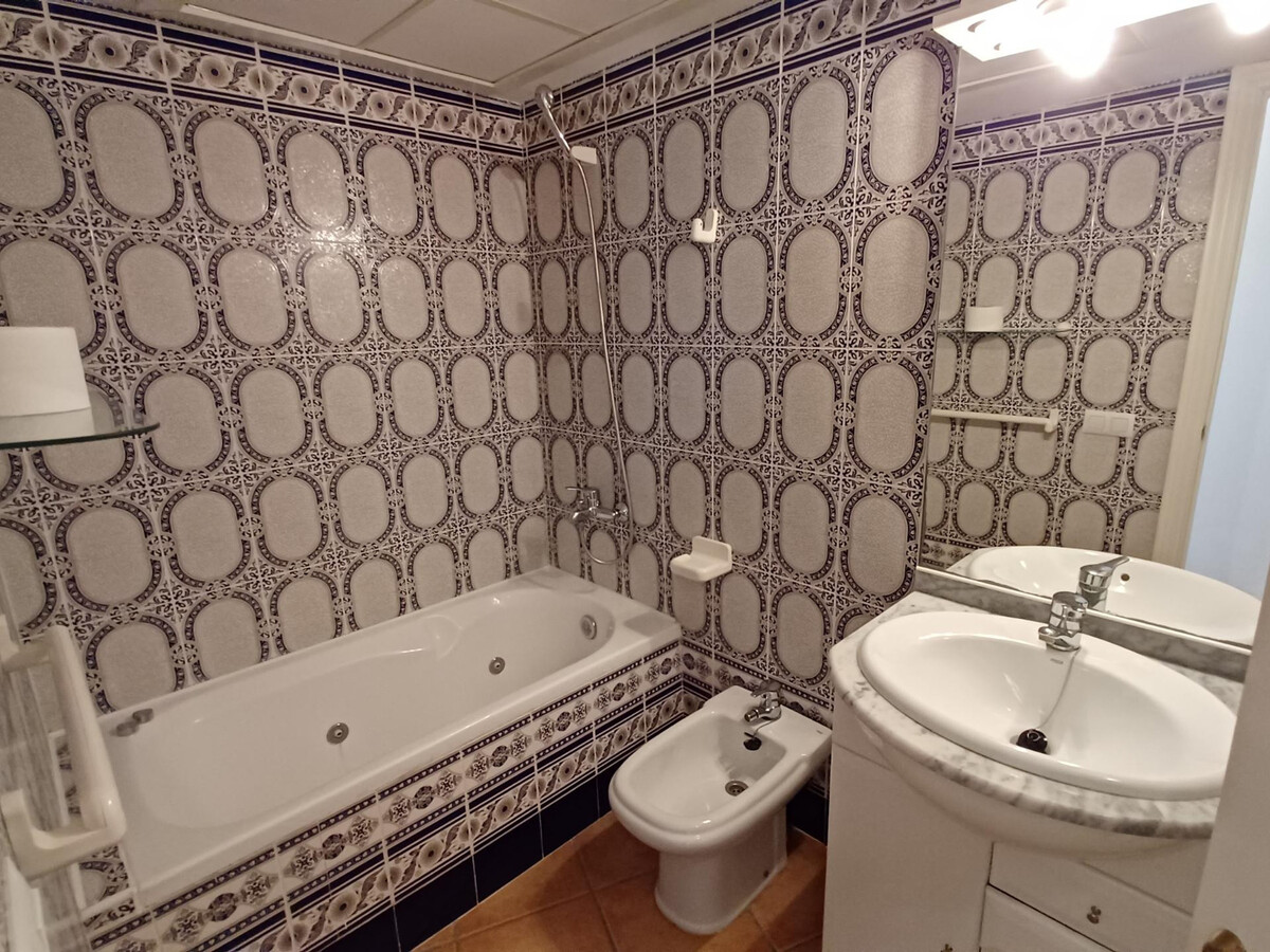 Appartement 3 ch, 130 m², piscine chauffée toute l'année - Photo 13