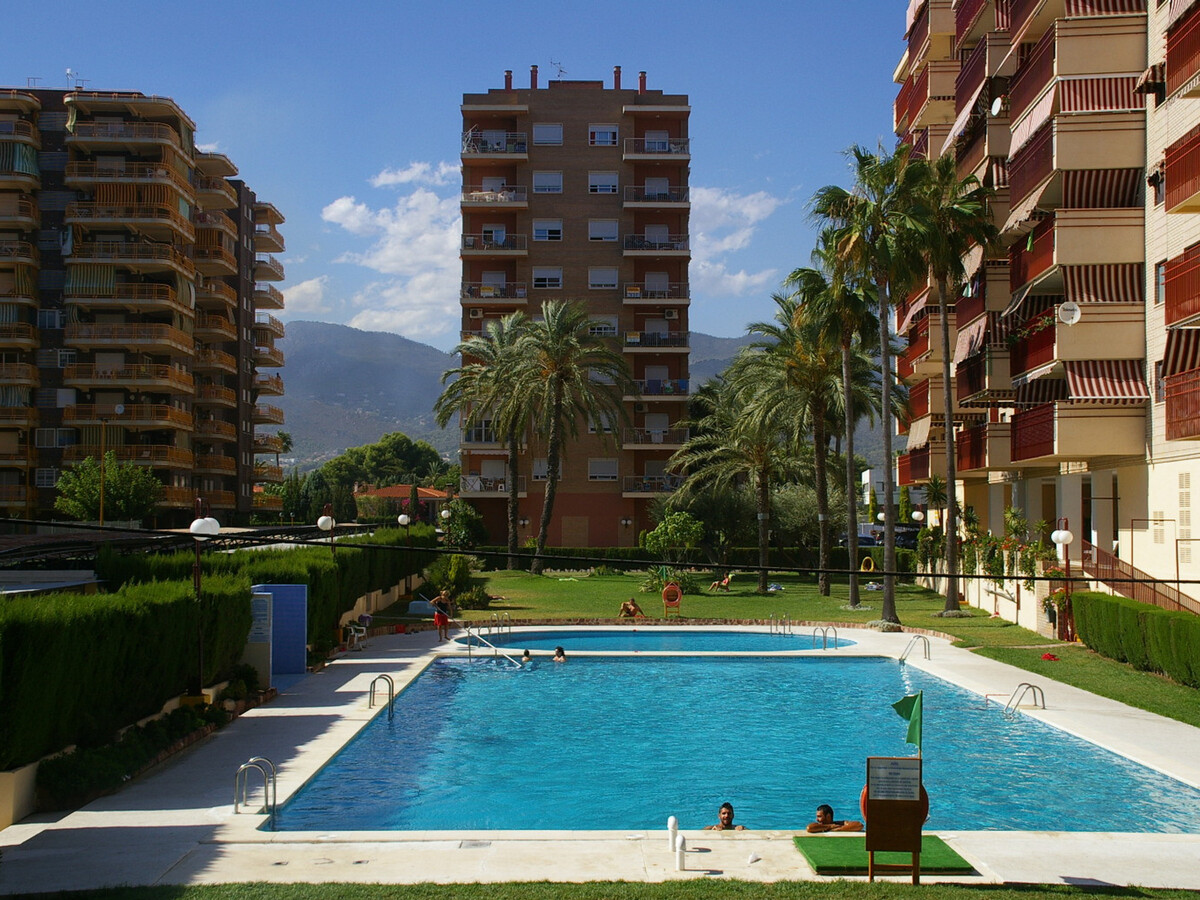 Appartement 2 ch, terrasse et piscine à 450 m de la plage - Photo 5