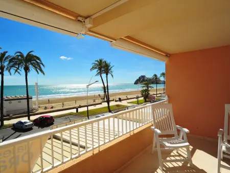 Location appartement à Peniscola, Appartement près de la mer avec piscine et parking à Peñíscola
