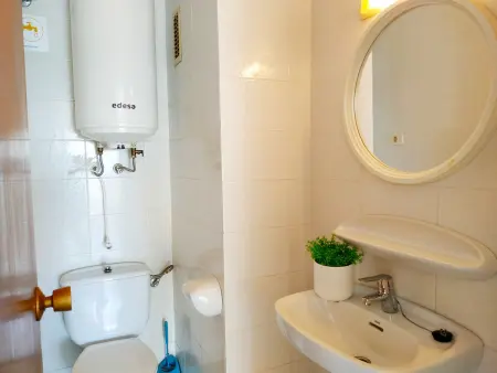 Appartement 3 chambres 7 pers. – Piscine et parking : photo 11
