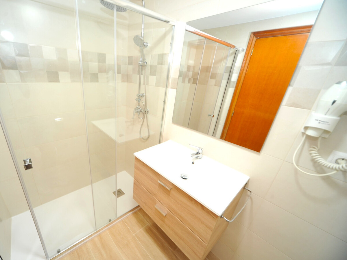 Appartement 3 chambres à 500 m de la plage, piscine - Photo 11