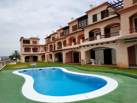 Location gite à Peniscola, Grande maison à 3 km de Peñíscola, pour 6 personnes avec garage et piscine collective