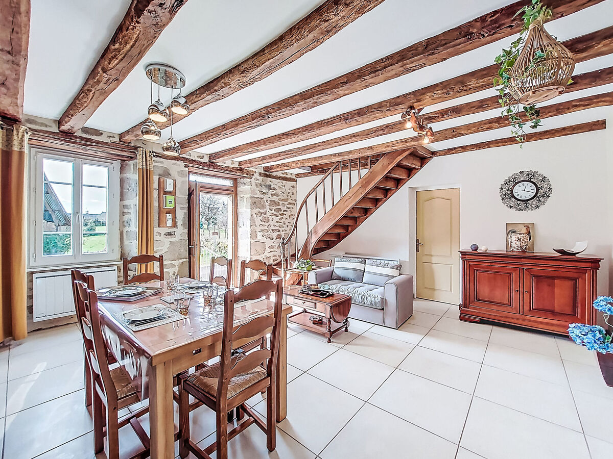 Gîte Saint Sauveur – Maison rustique à St-Martin-La-Meanne - Photo 3