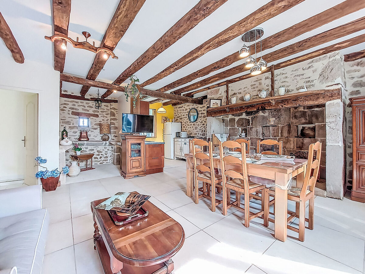 Gîte Saint Sauveur – Maison rustique à St-Martin-La-Meanne - Photo 7