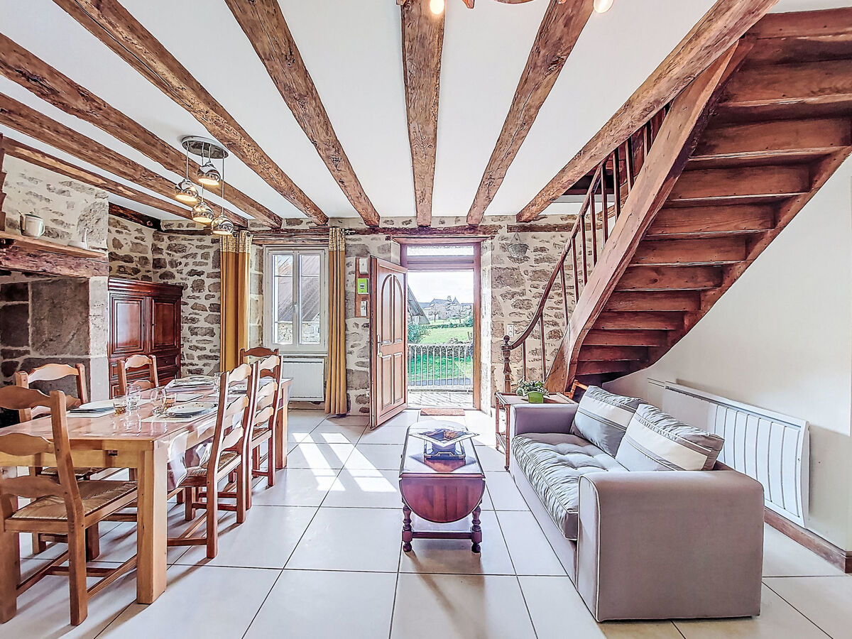 Gîte Saint Sauveur – Maison rustique à St-Martin-La-Meanne - Photo 8