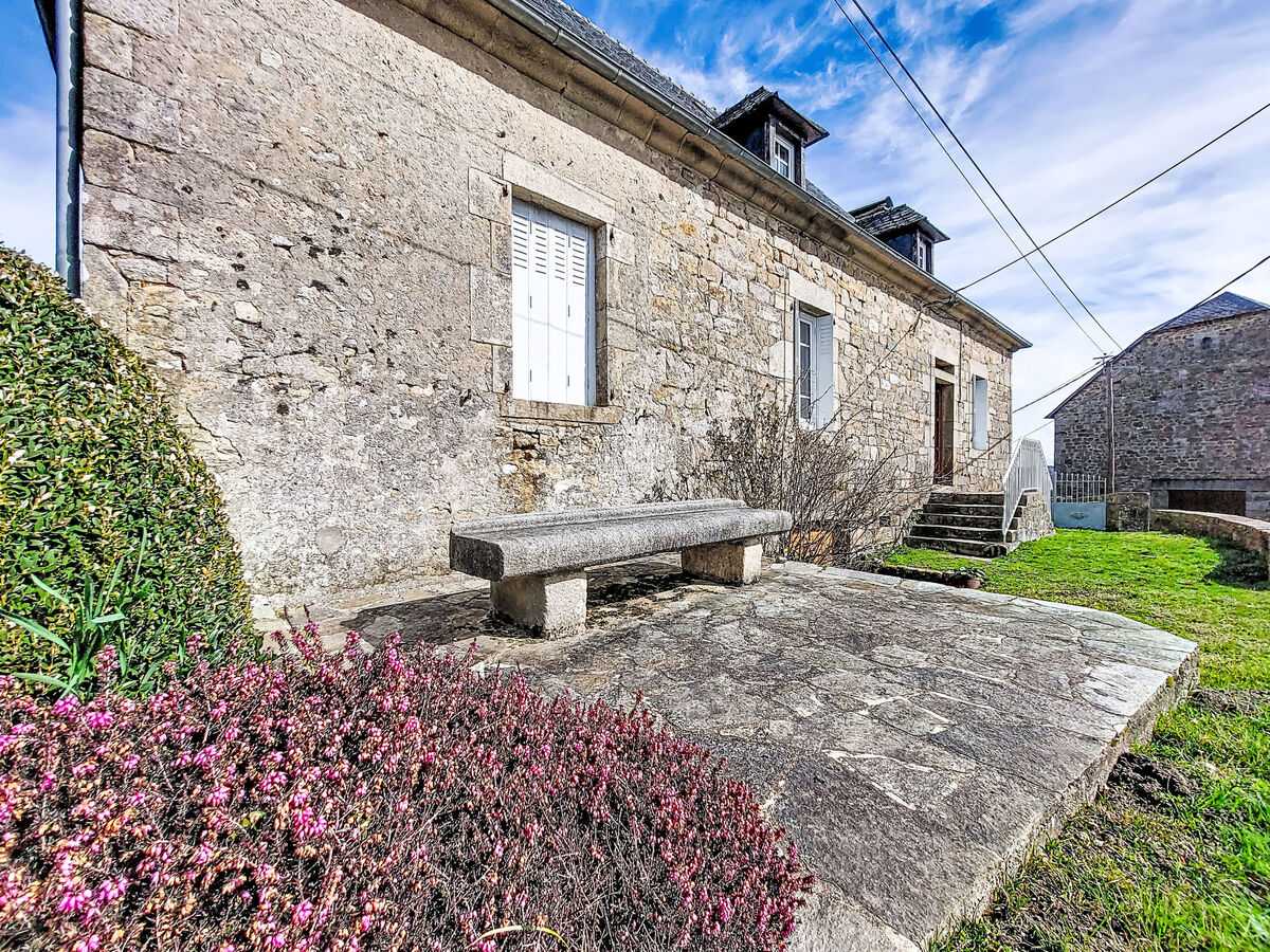 Gîte Saint Sauveur – Maison rustique à St-Martin-La-Meanne - Photo 14