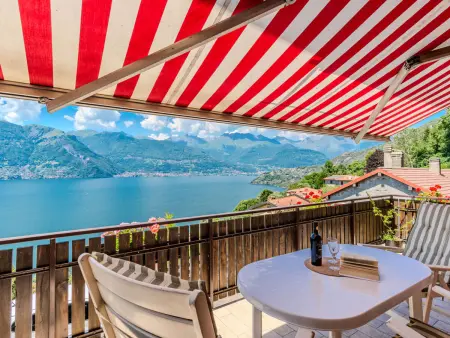 Appartement Lidia avec vue lac à Dorio : photo 1