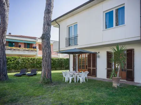 Grand Appartement 100m² avec jardin à Marina di Massa : photo 27