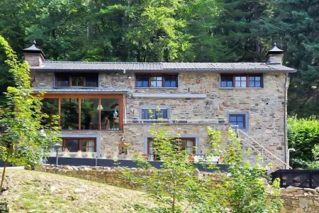 Location maison à Stoumont, Villa de luxe dans les Ardennes, piscine et sauna
