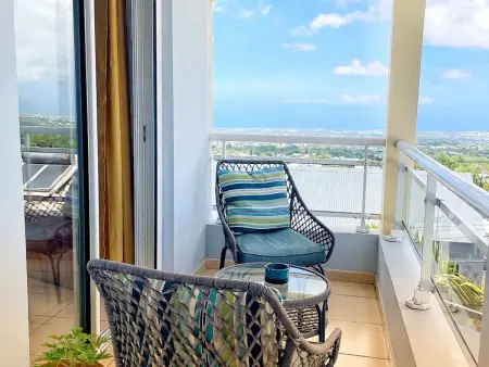 Gîte Salazie au Tampon : vue océan, terrasse, détente : photo 2