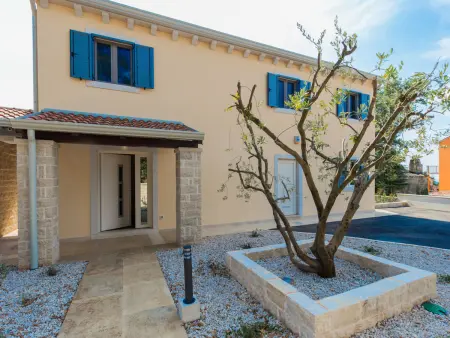 Villa Laura An : maison 4 chambres avec piscine infinity à Poreč : photo 12