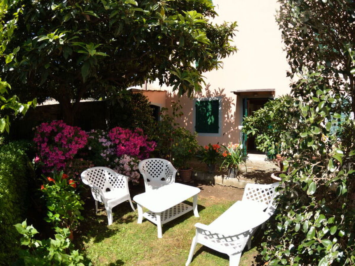 Alla Collina Del Sole – Maison Ciciana, piscine & jardin - Photo 17