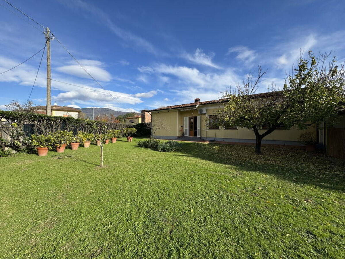 Villa Lory à Capannori : maison 3 chambres avec piscine - Photo 2