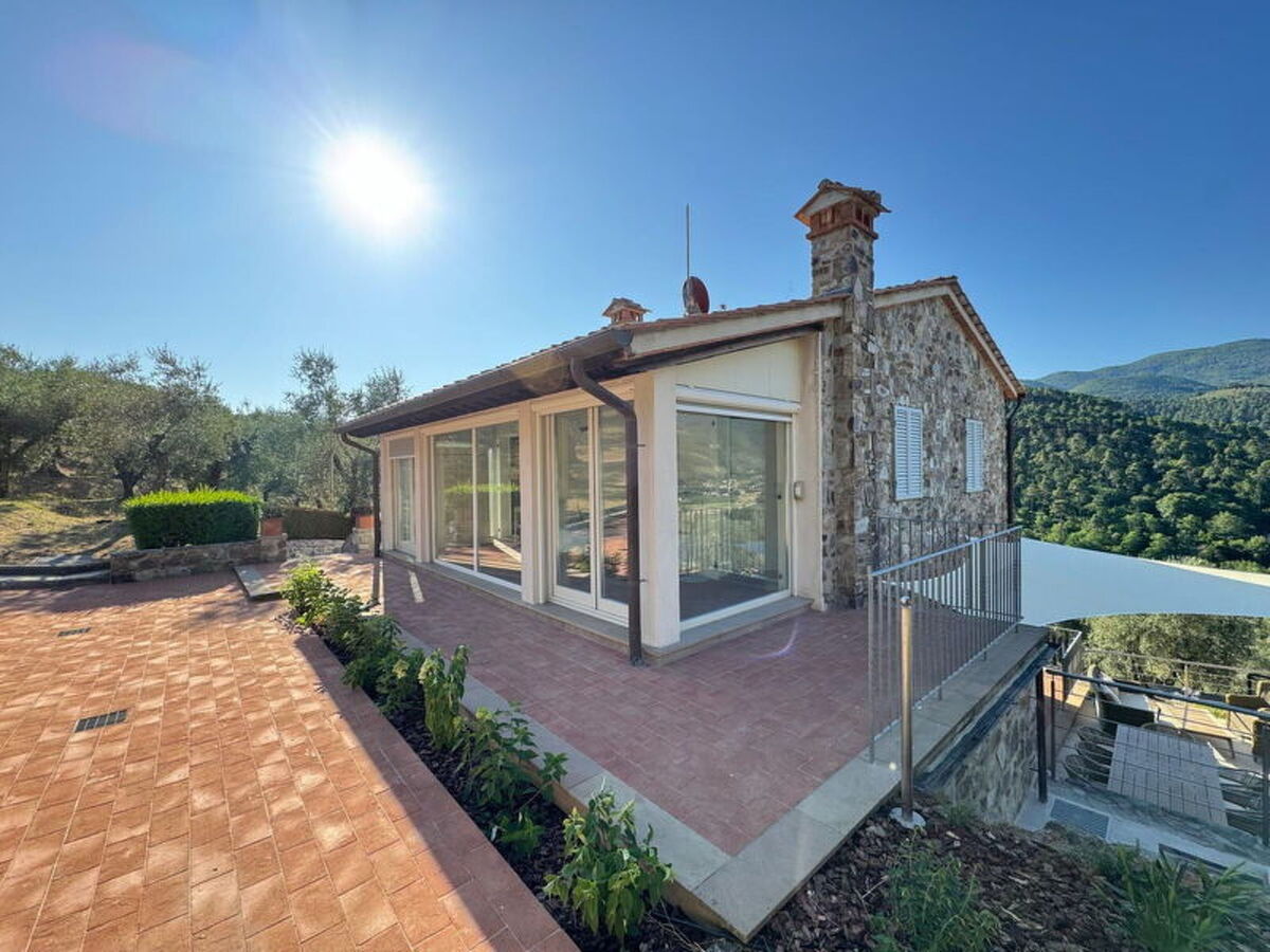Casale Al Sasso, maison pierre avec piscine à Capannori - Photo 12