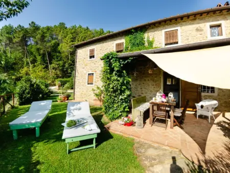 Podere L'istrice, maison en pierre avec piscine