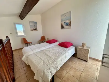 T2 mezzanine climatisé à Cap d'Agde avec piscine : photo 10