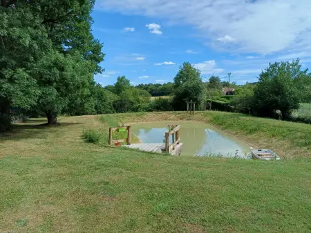 Gîte charme avec piscine couverte, 3000m² jardin privatif : photo 5