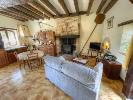 Gîte charme avec piscine couverte, 3000m² jardin privatif : photo 10