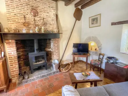 Gîte charme avec piscine couverte, 3000m² jardin privatif : photo 15