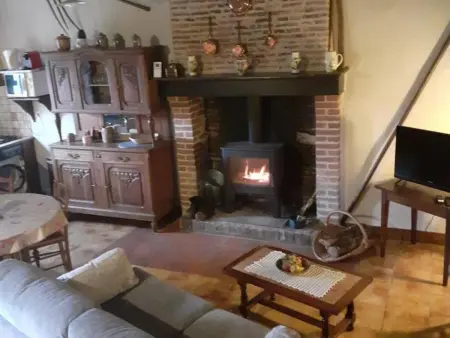 Gîte charme avec piscine couverte, 3000m² jardin privatif : photo 20