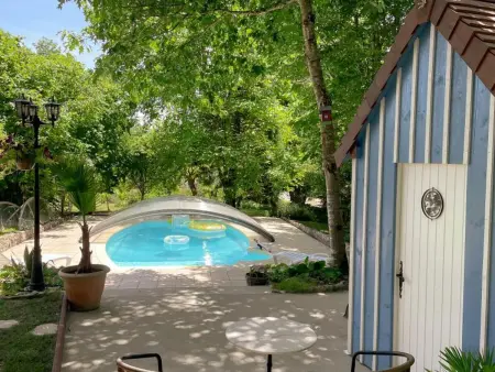 Gîte charme avec piscine couverte, 3000m² jardin privatif : photo 30