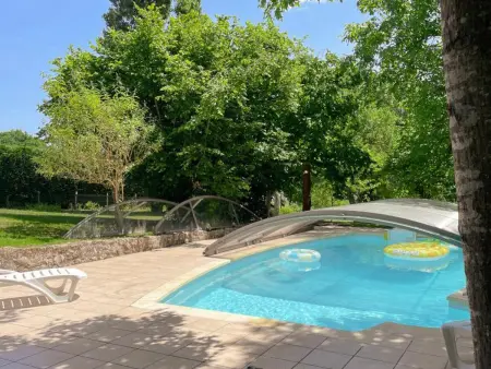 Gîte charme avec piscine couverte, 3000m² jardin privatif : photo 35