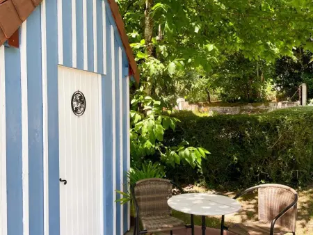 Gîte charme avec piscine couverte, 3000m² jardin privatif : photo 36