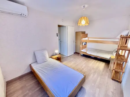 Appartement 3 pièces climatisé, plage à 10 min - Le Lavandou : photo 4