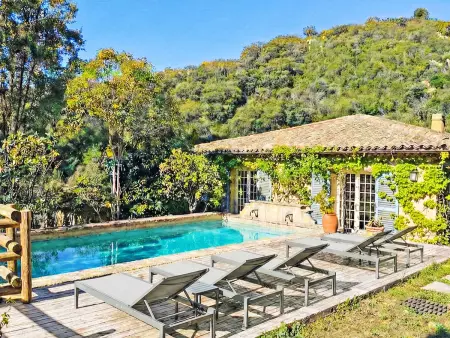 Location maison à Cogolin, Villa 6 Chambres 12 Pers - Piscine - Clim - Wifi
