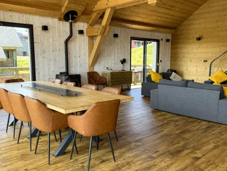 Chalet 14 pers. vue Monts du Cantal – Spa & loisirs - Photo 2