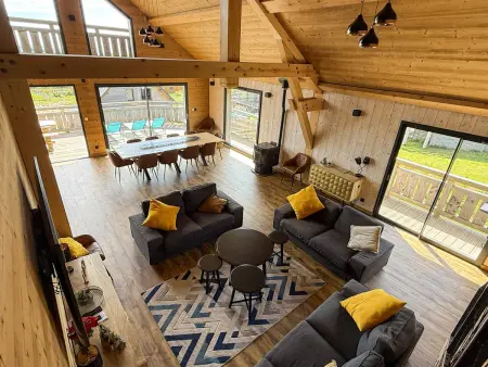 Chalet 14 pers. vue Monts du Cantal – Spa & loisirs - Photo 3