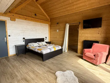 Chalet 14 pers. vue Monts du Cantal – Spa & loisirs - Photo 9