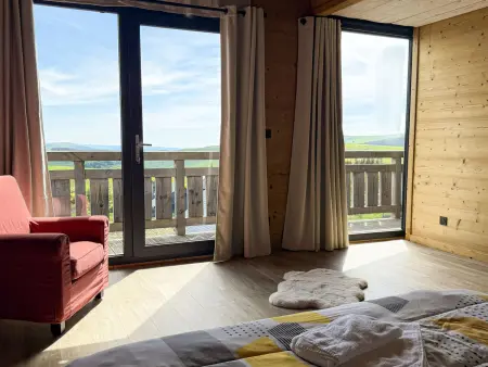 Chalet 14 pers. vue Monts du Cantal – Spa & loisirs - Photo 12