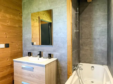 Chalet 14 pers. vue Monts du Cantal – Spa & loisirs - Photo 16