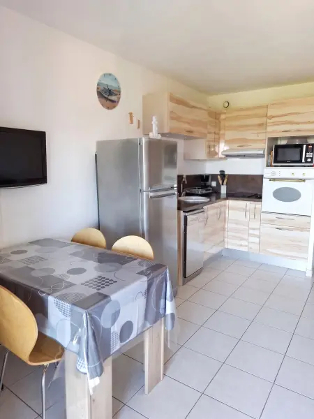 Studio avec balcon et piscine à Saint-Cyr-sur-Mer, 4 personnes : photo 2