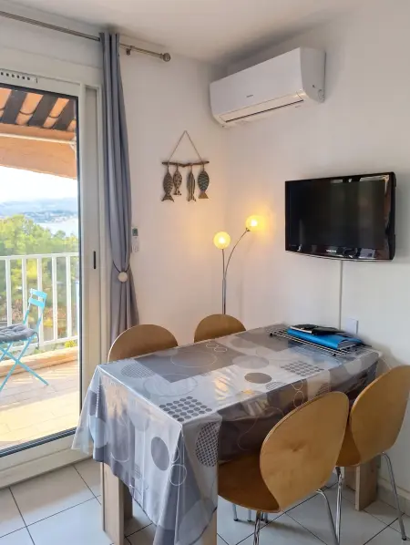Studio avec balcon et piscine à Saint-Cyr-sur-Mer, 4 personnes : photo 23