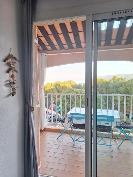 Studio avec balcon et piscine à Saint-Cyr-sur-Mer, 4 personnes : photo 25