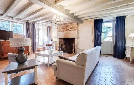 Ancien presbytère en pierre à Cellefrouin, 6 pers. : photo 4