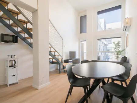 Loft industriel avec piscine privée à Madrid : photo 3