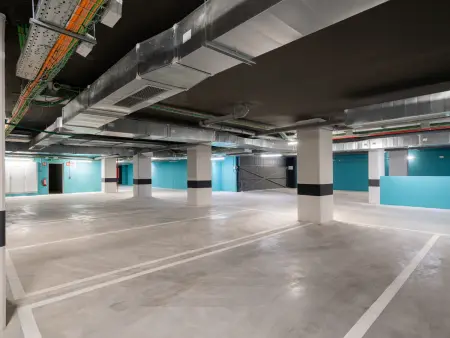 Loft industriel avec piscine privée à Madrid : photo 18