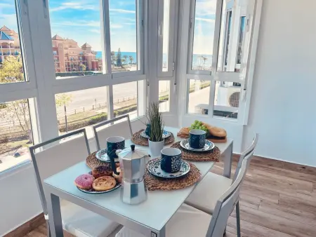 Appartement vue mer et montagne à 1 min de plage : photo 2