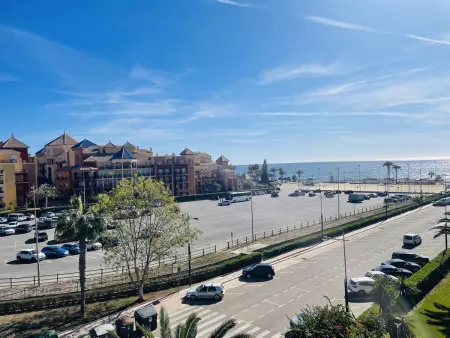 Appartement vue mer et montagne à 1 min de plage : photo 3